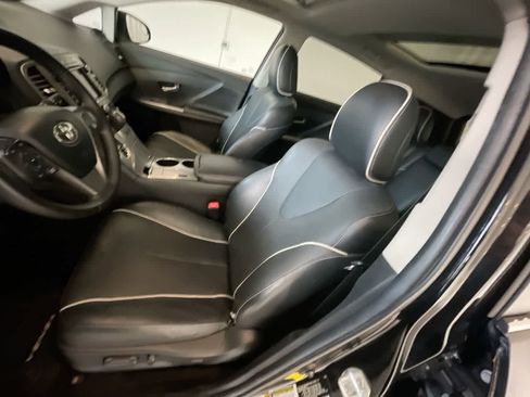 Used 2013 Toyota Venza Limited image 11