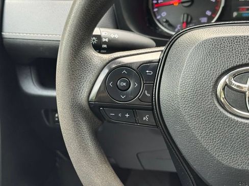 Used 2020 Toyota RAV4 LE AWD/4WD image 23