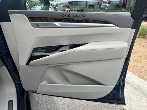 New 2026 Cadillac Escalade Platinum Sport w/ LPO, ONYX Package image 15