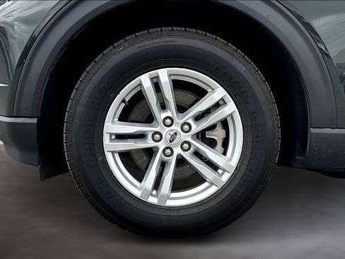 Used 2023 Ford Explorer XLT image 10