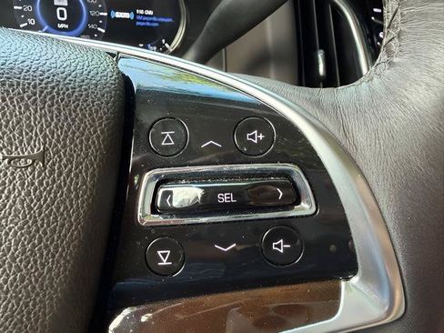 Used 2017 Cadillac Escalade ESV Luxury AWD/4WD image 16