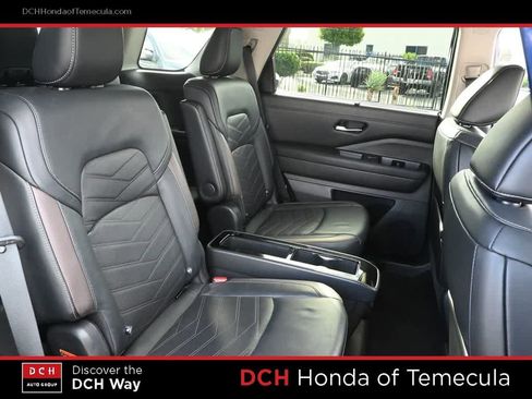 Used 2022 Nissan Pathfinder Platinum w/ Cargo Package FWD image 21