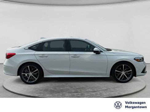 Used 2023 Honda Civic Touring image 4
