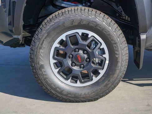 New 2025 Toyota Tacoma TRD Off-Road image 5
