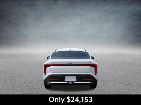 New 2026 Kia K4 FWD image 5