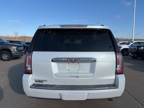 Used 2020 GMC Yukon Denali w/ Denali Premium Package image 4