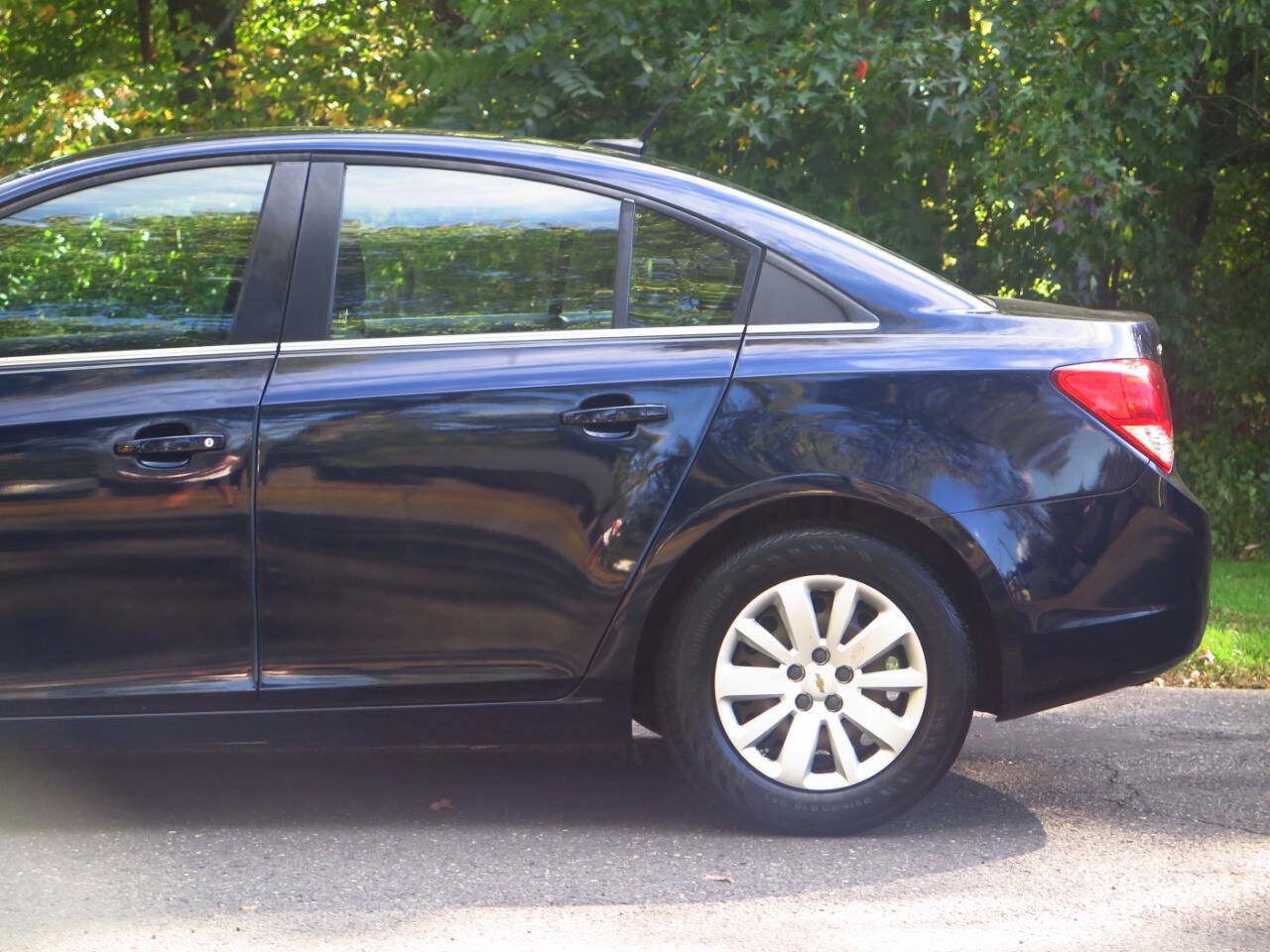 Used 2011 Chevrolet Cruze LS w/ Connectivity Package FWD image 33