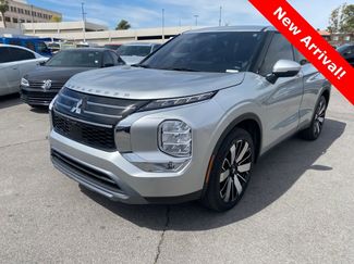 Used 2025 Mitsubishi Outlander SE video 1