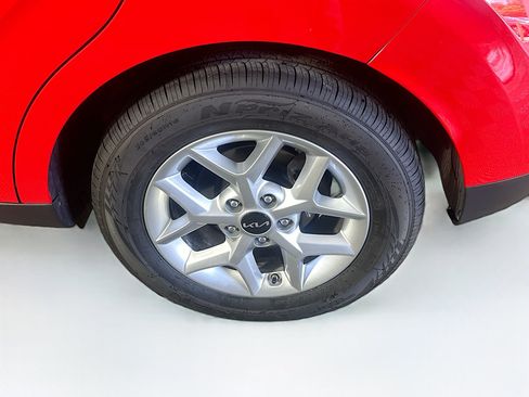 Used 2024 Kia Soul LX w/ Option Group 015 FWD image 11