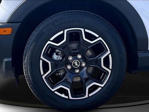Used 2025 Ford Bronco Sport Outer Banks w/ Outer Banks Tech Package+ AWD/4WD image 32