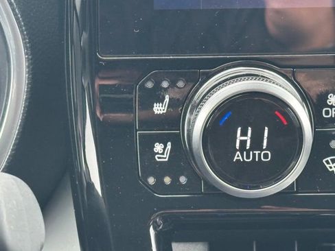 Certified 2025 Toyota Highlander Platinum image 22