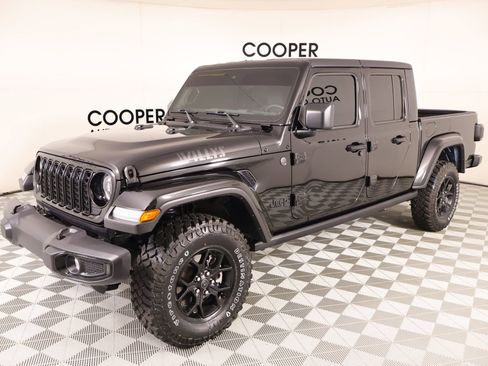 Used 2024 Jeep Gladiator Sport AWD/4WD image 10