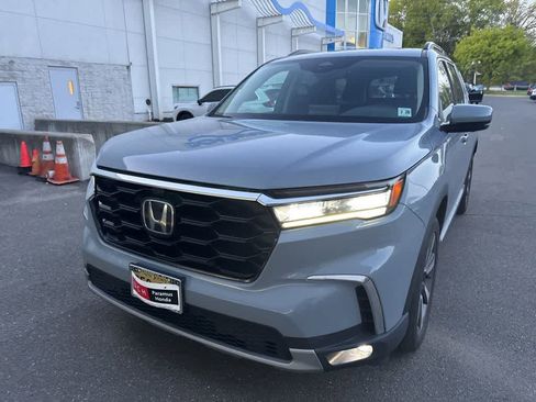 Used 2023 Honda Pilot Elite image 3
