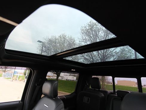 Used 2015 Ford F150 Platinum w/ Equipment Group 701A Luxury image 11