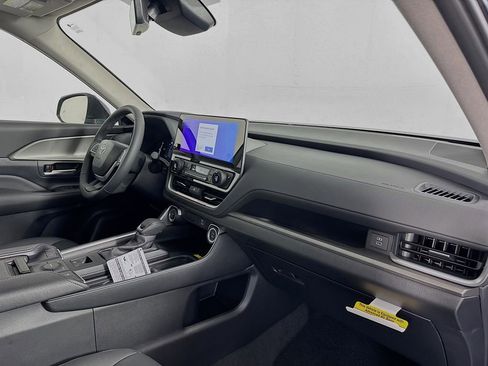 New 2026 Toyota Grand Highlander XLE image 32