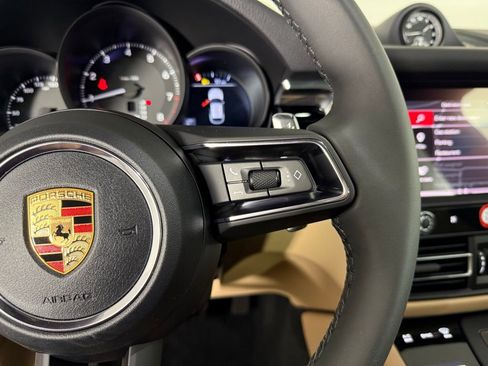 New 2026 Porsche Macan image 38