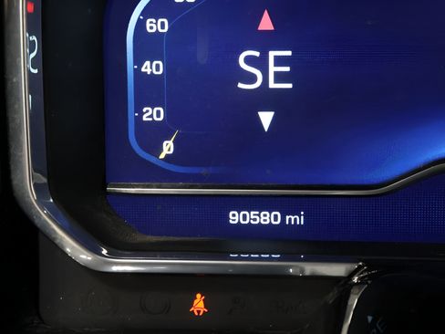 Used 2023 Chevrolet Silverado 1500 LT w/ Z71 Off-Road Package AWD/4WD image 14