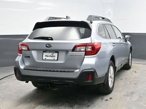 Used 2018 Subaru Outback 2.5i Premium image 6