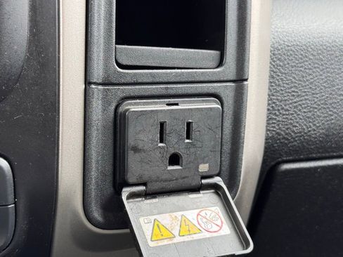 Used 2019 RAM 1500 Big Horn RWD image 4