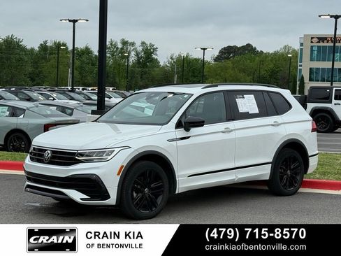 Used 2022 Volkswagen Tiguan SE R-Line AWD/4WD image 3