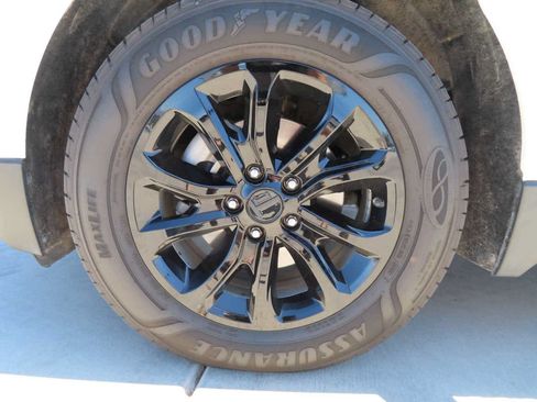 Used 2021 Chevrolet Equinox LT AWD/4WD image 8