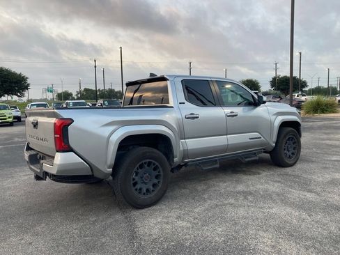 Certified 2025 Toyota Tacoma SR5 AWD/4WD image 5