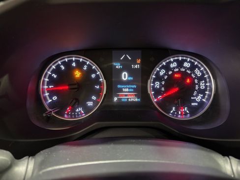 Used 2020 Toyota RAV4 LE image 14