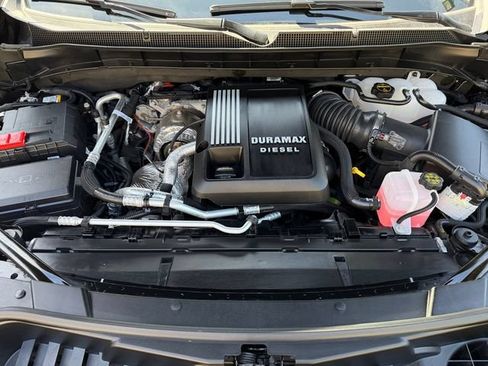 Certified 2026 Chevrolet Suburban Z71 w/ Comfort Package AWD/4WD image 16