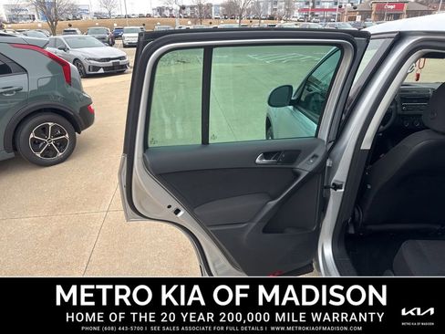 Used 2013 Volkswagen Tiguan S image 23