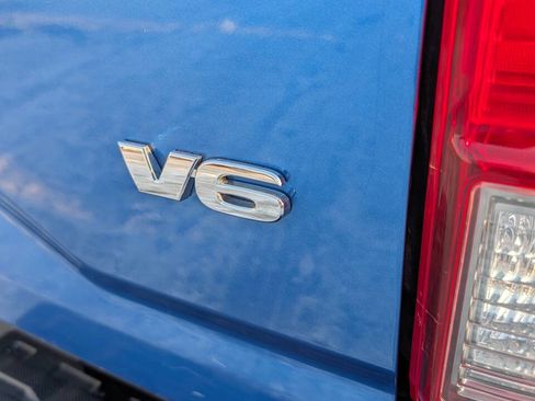 Used 2017 Toyota Tacoma TRD Sport w/ Tow Package image 32