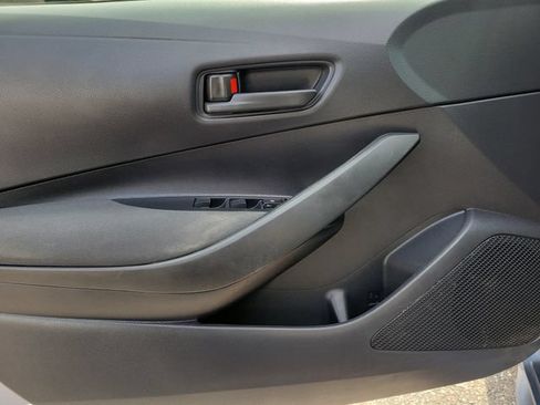 Used 2022 Toyota Corolla LE FWD image 19
