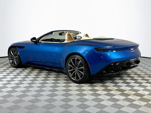Used 2019 Aston Martin DB11 Volante RWD image 2
