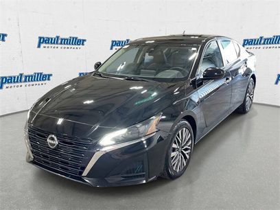 Used 2023 Nissan Altima 2.5 SV