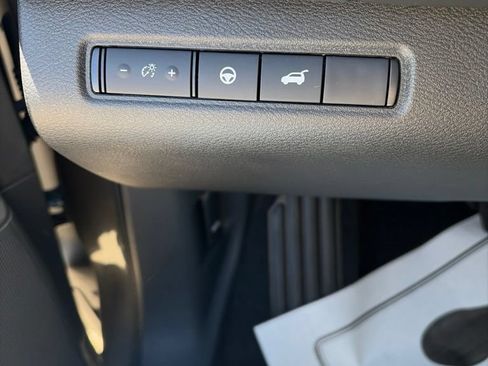 Used 2025 Nissan Pathfinder SL w/ Lighting Package (N92) AWD/4WD image 12