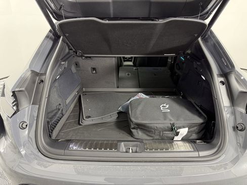 Certified 2025 Porsche Macan Turbo Electric AWD/4WD image 24