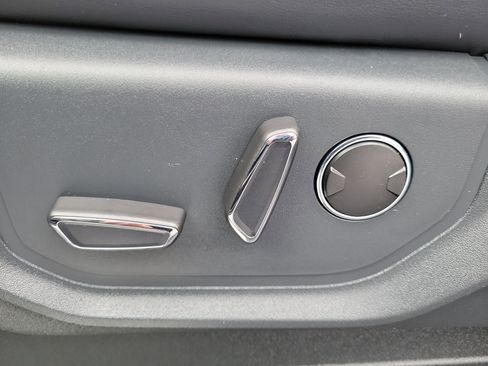 Certified 2022 Ford F250 Platinum w/ FX4 Off-Road Package image 23