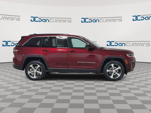 New 2026 Jeep Grand Cherokee Limited AWD/4WD image 2