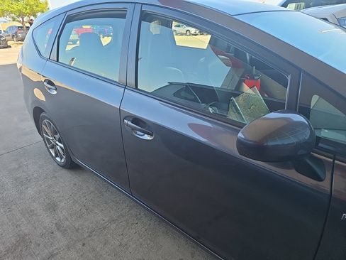 Used 2016 Toyota Prius V Five FWD image 18