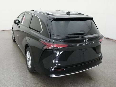 New 2026 Toyota Sienna Limited image 17
