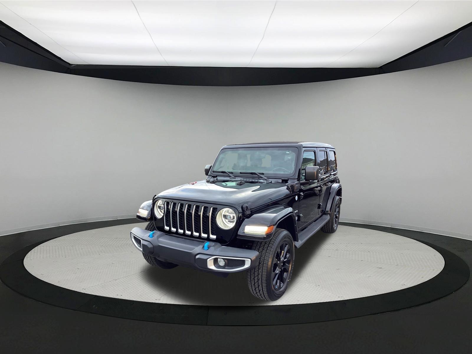 Used 2022 Jeep Wrangler Unlimited Sahara w/ Cold Weather Group AWD/4WD image 4