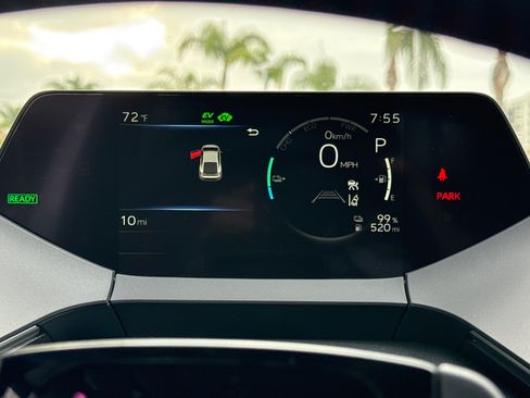New 2026 Toyota Prius Plug-In Hybrid FWD image 32