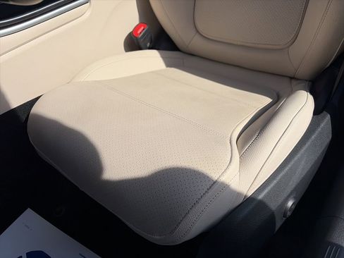 Used 2025 Mercedes-Benz C 300 C 300 image 20