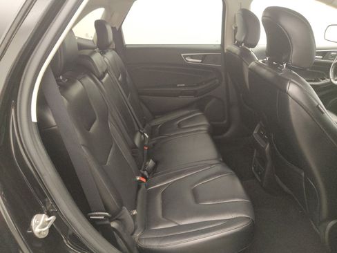 Used 2019 Ford Edge Titanium AWD/4WD image 19