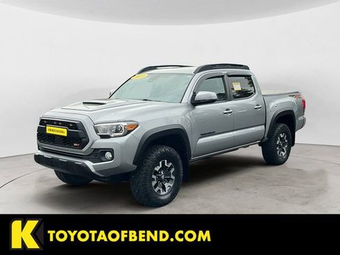 Used 2019 Toyota Tacoma TRD Off-Road AWD/4WD image 1