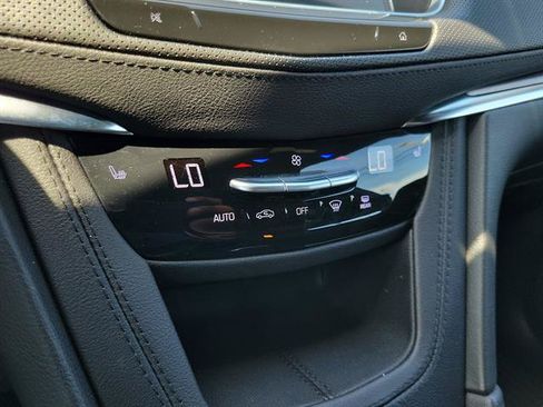 Certified 2025 Cadillac XT5 Luxury FWD image 48