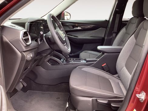 Used 2025 Chevrolet TrailBlazer LT AWD/4WD image 25