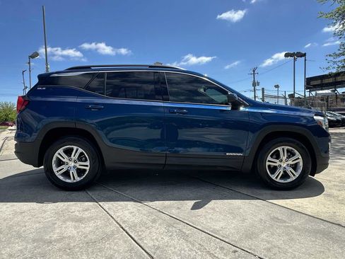 Used 2019 GMC Terrain SLE w/ Driver Convenience Package FWD image 4