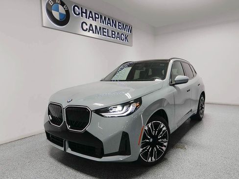 Used 2025 BMW X3 xDrive30i AWD/4WD image 1