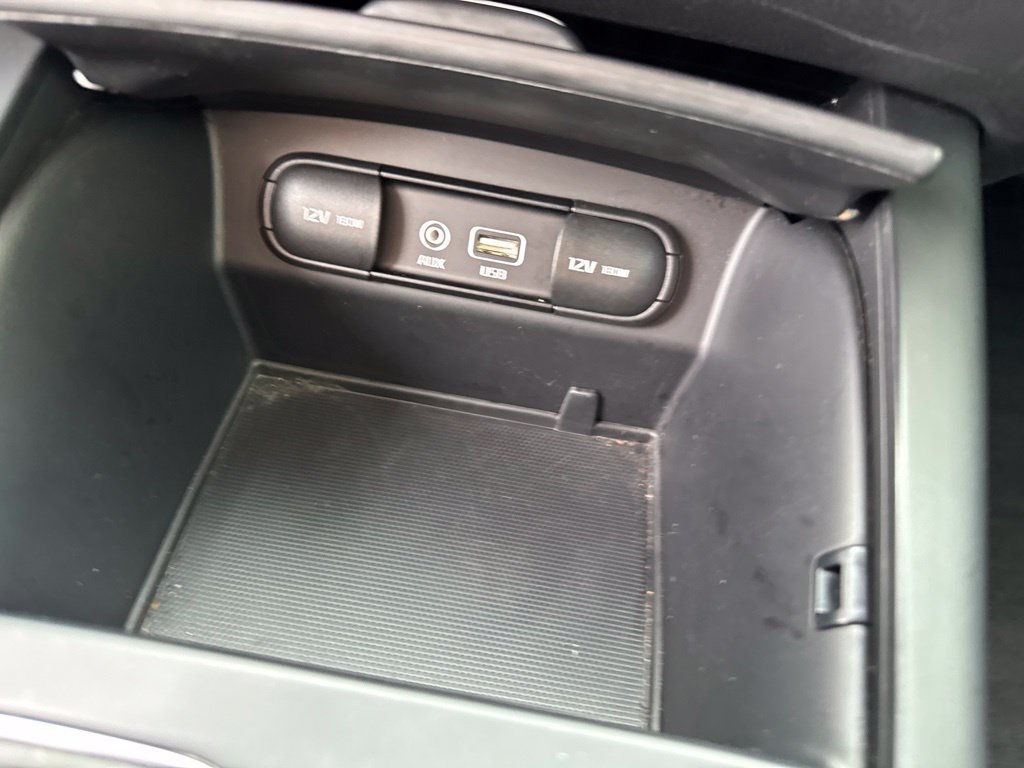 Used 2018 Kia Sorento FWD V6 image 27