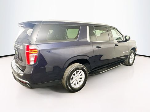 Used 2024 Chevrolet Suburban LT image 9